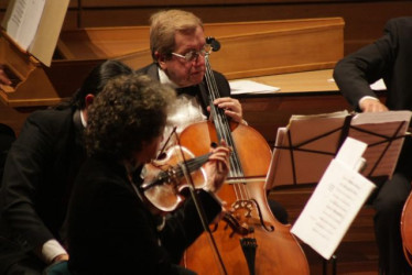 César Augusto Sánchez fue chelista de la Orquesta de Cámara de Caldas. 