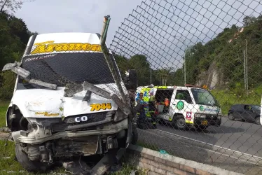 Aerován colisionó contra malla en la vía Panamericana, sector de Lusitania 