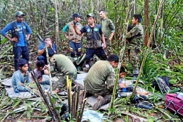 Los niños fueron encontrados vivos por indígenas y comandos especiales del Ejército Nacional.