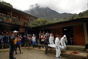 En el enfrentamiento, un hombre murió y cuatro personas más resultaron heridas.