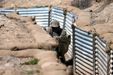 Personal militar ucraniano se somete a entrenamiento de guerra de trincheras con tropas británicas para la esperada contraofensiva ucraniana.