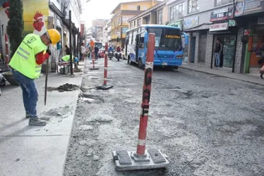 Así lucía ayer la carrera 20, en el centro de Manizales, en donde se anunció el inicio de obras para reparar la capa asfáltica del sector.