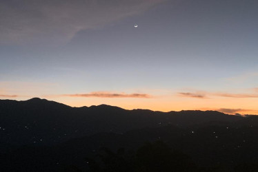 Arranca la noche en Anserma.