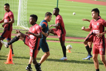 El Once Caldas comenzó desde ayer los entrenamientos para enfrentar, por la primera fecha de la liga del segundo semestre, al Atlético Nacional. Se espera gran afluencia de público en el Palogrande.