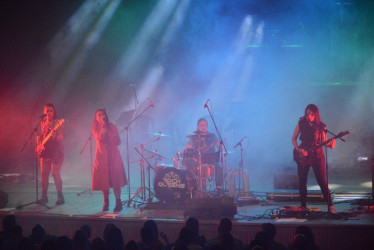 Rock Queens en el tributo a Gustavo Cerati en el Teatro Los Fundadores.