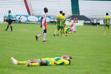 La desolación invadió a los jugadores de la selección caldense tras el pitazo final.