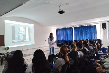 Los estudiantes se reunieron para socializar las rutas de prevención frente a riesgo psicosociales.