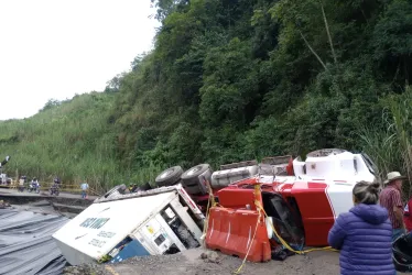 Así quedó el tractocamión en el sector de Palmasola.