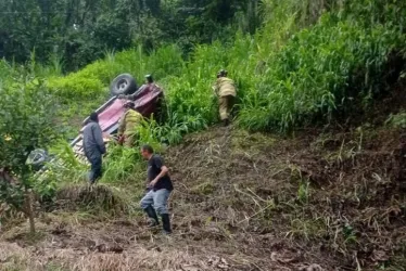 Esta es la camioneta accidentada en la antigua vía entre Manizales y Chinchiná.