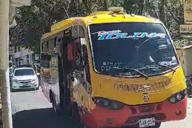 El cierre de la Institución Educativa Llanadas mantuvo incomunicado este lunes al oriente de Caldas con Petaqueros. 