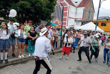 En Palestina se gozaron la segunda parada del Festival Departamental de Bandas, en su edición 40. Los colegios de cinco municipios de Caldas llevaron a Palestina sus delegaciones y a sus mejores músicos infantiles.