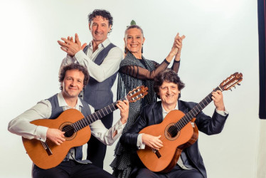 Los integrantes son: Juan Manuel Cañizares, guitarra; Juan Carlos Gómez, segunda guitarra; Charo Espino, baile, castañuelas y palmas; Angel Muñoz, baile, cajón y palmas. 