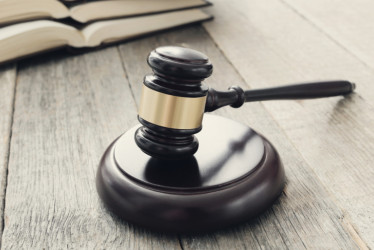 Ilustración de juicio y concepto de ley.