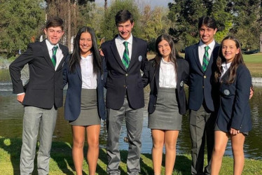 El equipo colombiano que compite en el Suramericano de Golf: Samuel González (primero de izq. a der.), María José Cardona (segunda) y Tomás Restrepo (tercero), los caldenses que integran el equipo.