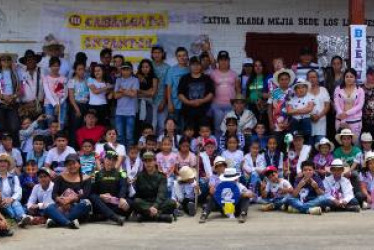 Comunidad de la vereda La Chocola, en zona rural de Salamina, está preocupada por una posible fusión educativa.