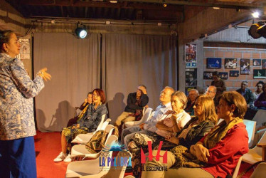 La lectura colectiva que se realizó en la Sala de Teatro El Escondite.