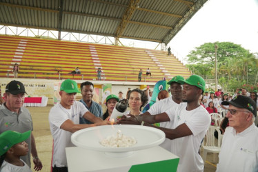 La antorcha de los Juegos Nacionales y Paranacionales del Eje Cafetero fue encendida en Santander de Quilichao (Cauca) el pasado viernes por Astrid Bibiana Herrera, ministra del Deporte.