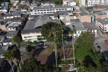 El colegio de la Divina Providencia cerrará sus puertas este año. Funciona a un costado del Parque Rafael Uribe Uribe, en el barrio San José, de Manizales. 