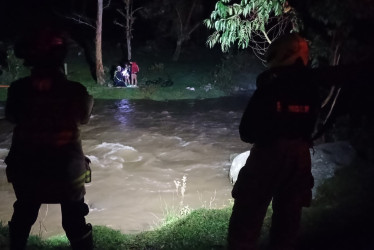 A las menores las trasladaron a un hospital tras su rescate.