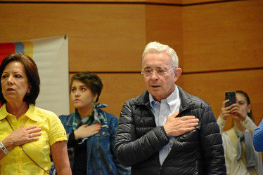 Foto | EFE | LA PATRIA  Álvaro Uribe solicitó a la Fiscalía rendir versión libre sobre la masacre del Aro, después de que Salvatore Mancuso, exjefe paramilitar, lo involucrara. La cita será el próximo lunes.