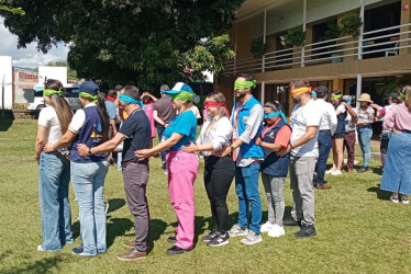 Los gestores del PDA de Guainía, Córdoba, Cundinamarca y Caldas participaron en el encuentro anual en Santágueda, centro poblado de Palestina (Caldas). Antes de exponer sus experiencias hicieron unas dinámicas de integración.