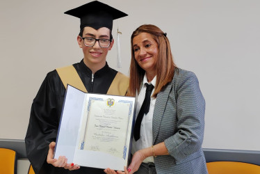 Juan Manuel Méndez Valencia recibió su título de bachiller en la clínica San Juan de Dios.