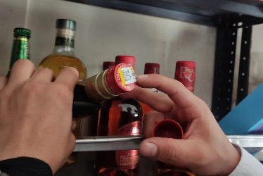 Identifique el licor adulterado y evite riesgos por consumirlo 
