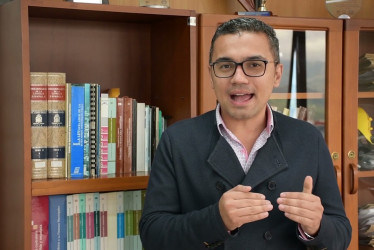 John Alexánder Alzate Quiceno es el jefe de la Secretaría de Hacienda en la Alcaldía de Manizales saliente y liderará la misma cartera en la Gobernación de Caldas a partir del 2024.