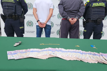 Los dos sujetos, reconocidos como 'Julián' y 'Manuel', se entregaron de manera voluntaria. Hurtaron elementos avaluados en casi $5 millones.