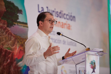 Foto / Fiscalía / LA PATRIA El fiscal, Francisco Barbosa, manifestó que la entidad podría emitir órdenes de captura de nuevo contra voceros de paz designados por este Gobierno.