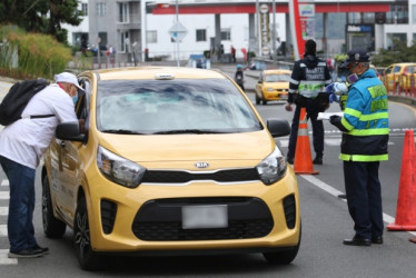 La Secretaría de Movilidad resolvió suspender esta medida para el servicio de transporte público individual de pasajeros entre las 4:00 a.m. del jueves y las 3:59 a.m. del sábado.