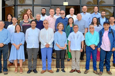 Foto | @DelegacionEln | LA PATRIA  Iván Velásquez, ministro de Defensa, se reunió con las delegaciones del Eln y del gobierno de Colombia en La Habana (Cuba).