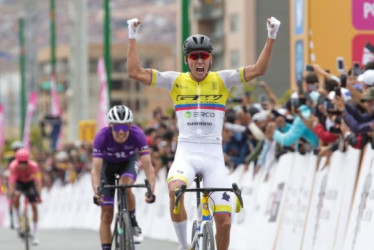 El final de ayer. Alejandro Osorio, de GW Erco Shimano, doblega a sus rivales.