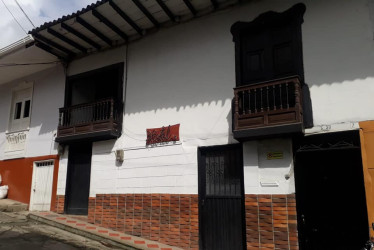 El hotel al que entrarían. El lugar no tiene nada qué ver con el proceso. 