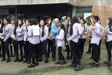 El mandatario se paseó por entre la Orquesta Sinfónica de Arboleda.