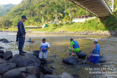 Bomberos-buscan-a-joven-que-perdio-la-vida-en-el-rio-cauca