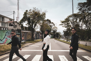 Javier, Angie y Juanse, los protagonistas de Planchando en Familia. 