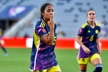 La delantera Manuela Pavi celebra uno de sus dos goles ante Panamá en el debut de la Copa de Oro.