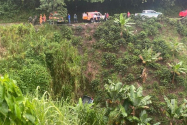 patrulla-de-la-policia-de-salamina-caldas-accidentada