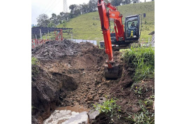 Por un daño en la tubería en el sector de La Florida, Villamaría se encuentra sin servicio de agua.