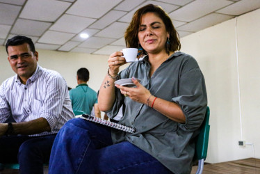 La ministra de Agricultura, Jhenifer Mojica, estuvo este viernes en la Escuela Nacional de la Calidad del Café, del Sena, en Chinchiná (Caldas).