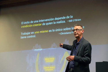 Otto Scharmer, pensador sistémico y creador de la Teoría U, fue el encargado de impartir los fundamentos con el Suma.