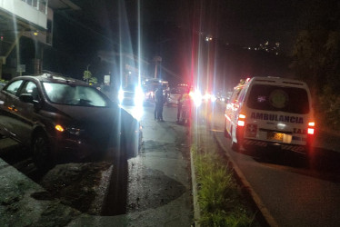 El carro que chocó contra un objeto fijo en la vía Panamericana.