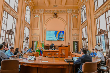 Desde el 1 de enero del 2022, el departamento se encuentra sin contralor en propiedad. Ayer, por fin, se iba a hacer la elección en la Asamblea, pero una acción popular de última hora interrumpió el proceso. Van 38 acciones de tutela, 2 acciones populares y 11 suspensiones desde que se inició el trámite. Actualmente, el cargo lo ocupa Diego Alejandro Tapasco López, como interino.