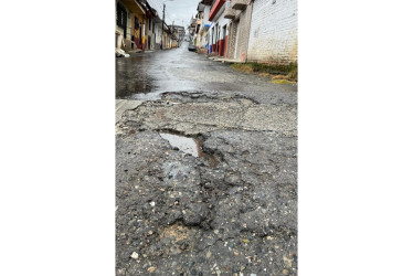 Estado actual de la carrera 5 entre las calles 4 y 5 de Anserma.