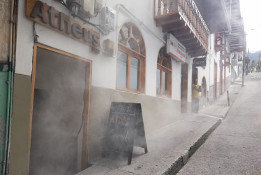 No fue necesaria la intervención del Cuerpo de Bomberos Voluntarios de Pensilvania. Un vecino controló las llamas en el bar Atheus.