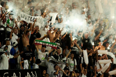 La barra Holocausto Norte en el estadio Manuel Murillo de Ibagué.