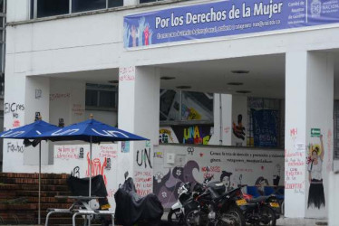  Foto I Freddy Arango I LA PATRIA  La Universidad Nacional sede Manizales completa ocho semanas sin clase, ante la protesta de estudiantes por la designación de Ismael Peña como rector.