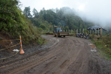 La vía entre Riosucio (Caldas) y Jardín (Antioquia) se encuentra en proceso de pavimentación.