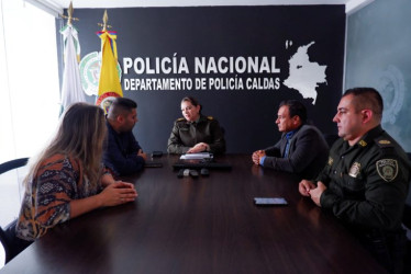 Las autoridades locales y departamentales se reunieron para discutir las medidas de seguridad.